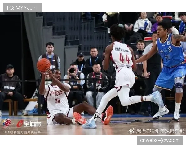 【2026年4月CBA联赛低位防守体系趋势分析·人物·通讯朱荣振的转变:从攻强守弱到成为四川队内线防守屏障的心路历程 【2026年4月CBA联赛低位防守体系趋势分析·人物·通讯朱荣振的转变:从攻强守弱到成为四川队内线防守屏障的心路历程